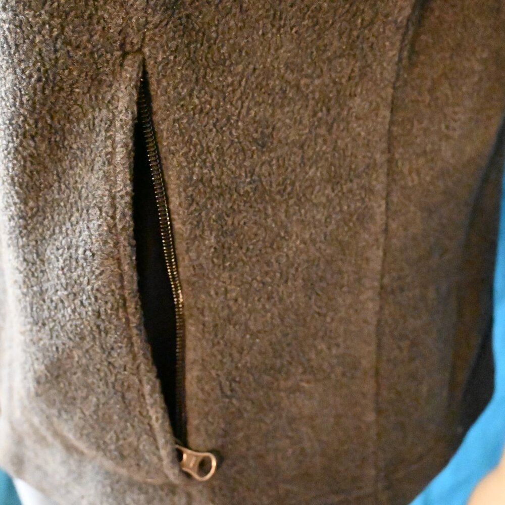 Columbia Large Vest - Picture 6 of 10